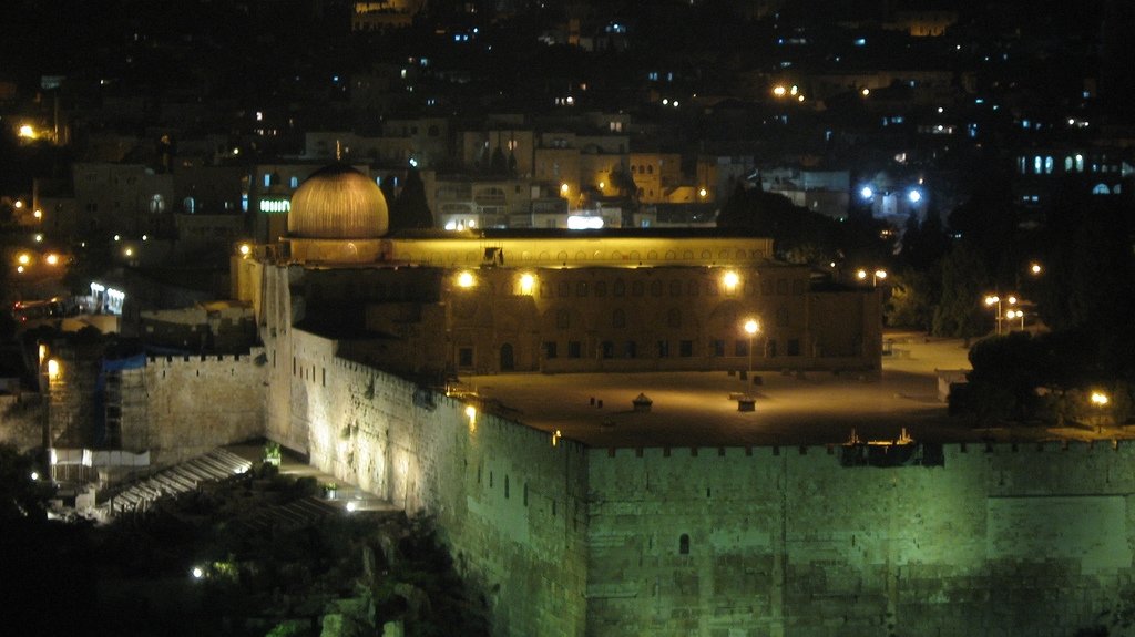 Masjid Al Aqsa in Jerusalem - Palastine (night)